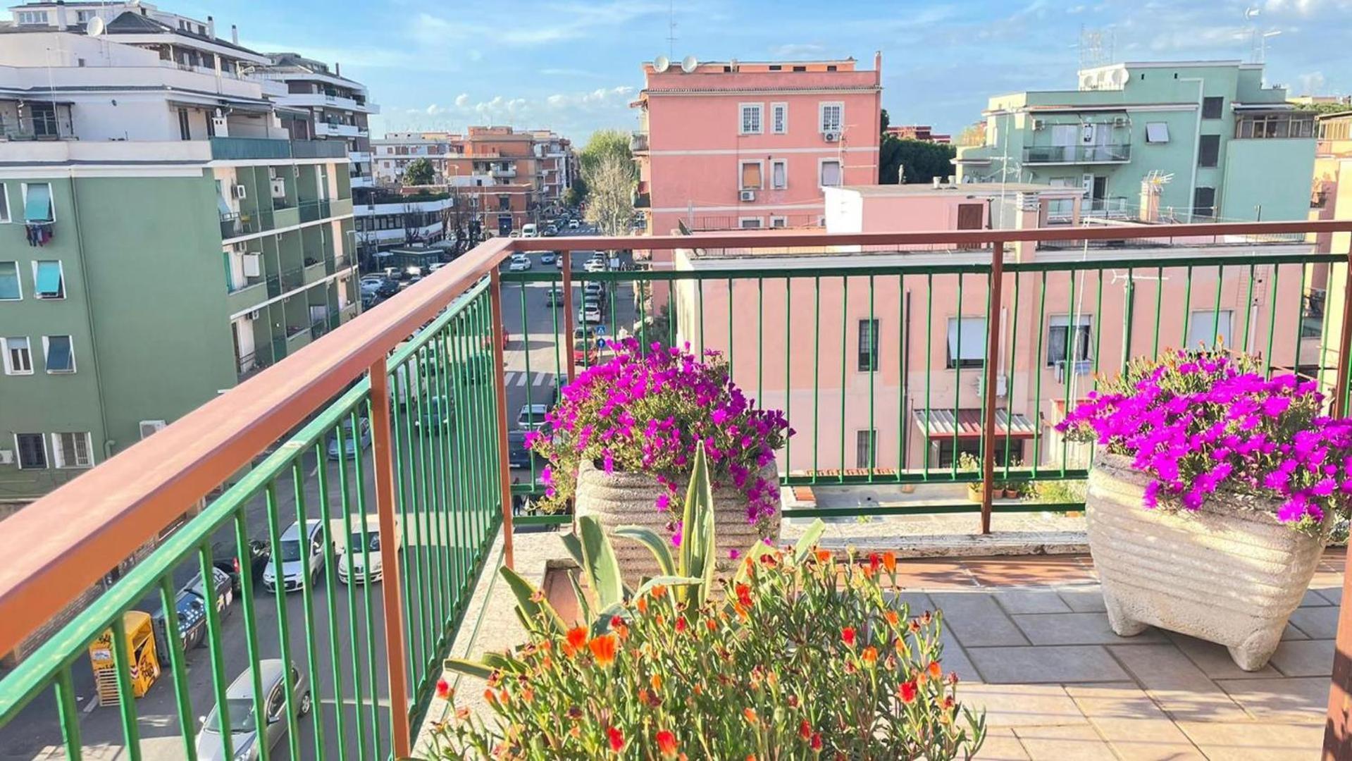 דירות רומא Panoramic And Bright Penthouse Is Waiting For You מראה חיצוני תמונה